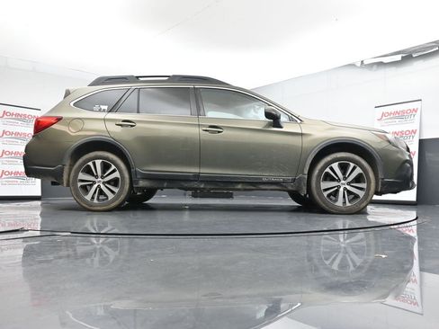 Used 2018 Subaru Outback 2.5i Limited image 24