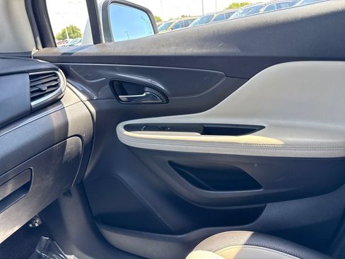 Used 2020 Buick Encore Preferred w/ Safety Package FWD image 23