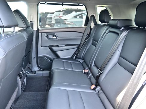 Used 2023 Nissan Rogue SL w/ SL Premium Package AWD/4WD image 15