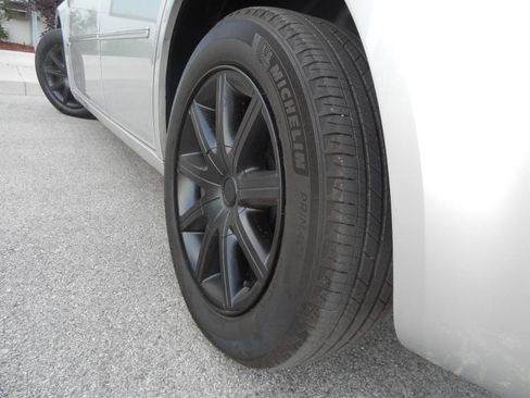 Used 2007 Chrysler 300 C RWD image 15