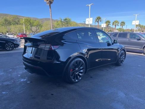 Used 2023 Tesla Model Y Performance image 4