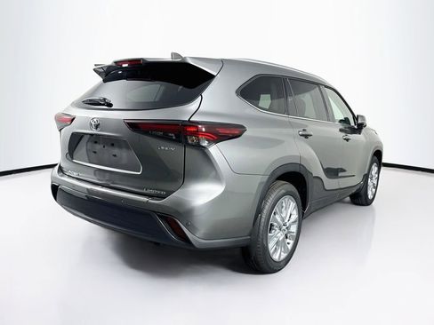 New 2026 Toyota Highlander Limited AWD/4WD image 9