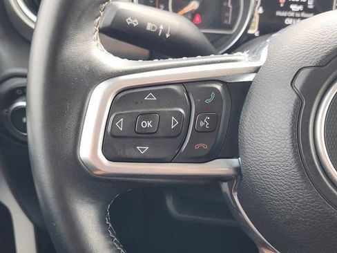 Used 2019 Jeep Wrangler Unlimited Sahara image 29