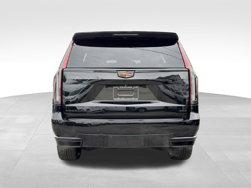 Used 2023 Cadillac Escalade Luxury AWD/4WD image 7