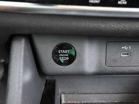 Used 2025 Nissan Rogue SV AWD/4WD image 24