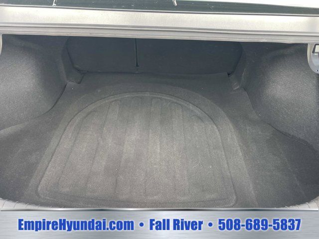 Used 2024 Hyundai Elantra Limited FWD image 6