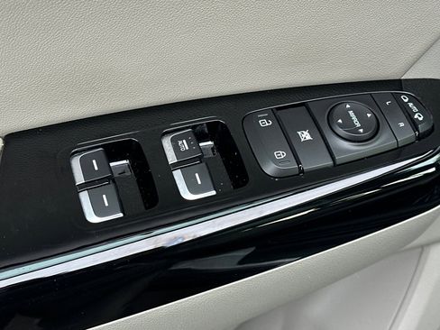 Used 2020 Kia Sportage EX w/ EX Technology Package image 12