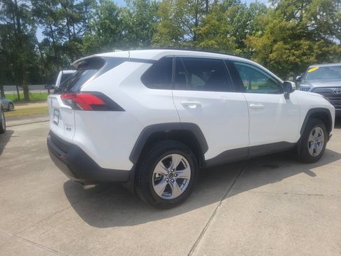 Certified 2022 Toyota RAV4 XLE FWD image 6