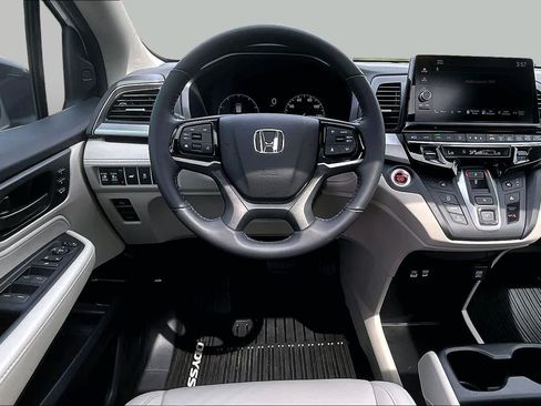 Certified 2025 Honda Odyssey EX-L image 6
