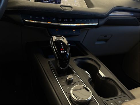 Certified 2023 Cadillac XT4 Luxury w/ Driver Awareness Package image 31