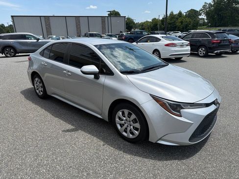 Used 2022 Toyota Corolla LE FWD image 11