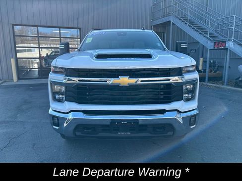 Used 2025 Chevrolet Silverado 2500 LT w/ Convenience Package AWD/4WD image 10