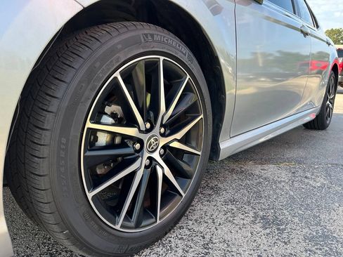 Used 2022 Toyota Camry SE FWD image 14