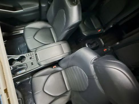 Used 2023 Toyota Highlander XLE image 22