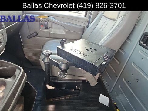 Used 2010 Chevrolet Express 2500 RWD image 15