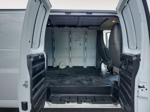 Used 2021 Chevrolet Express 3500 Extended w/ Driver Convenience Package RWD image 13
