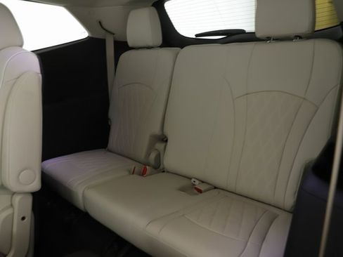 Used 2023 Buick Enclave Avenir image 30