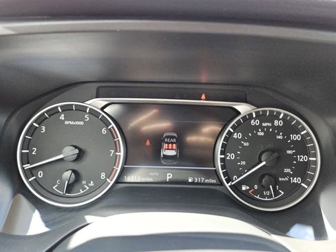Used 2025 Nissan Rogue SV AWD/4WD image 14