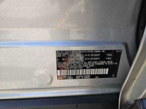 Used 2024 Toyota RAV4 XLE FWD image 31