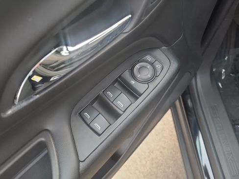 Used 2024 Chevrolet Equinox LT AWD/4WD image 13