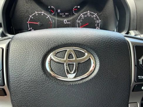Used 2020 Toyota 4Runner SR5 Premium w/ Moonroof Package AWD/4WD image 31