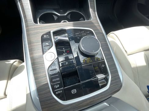 Used 2023 BMW X7 xDrive40i w/ Premium Package AWD/4WD image 35