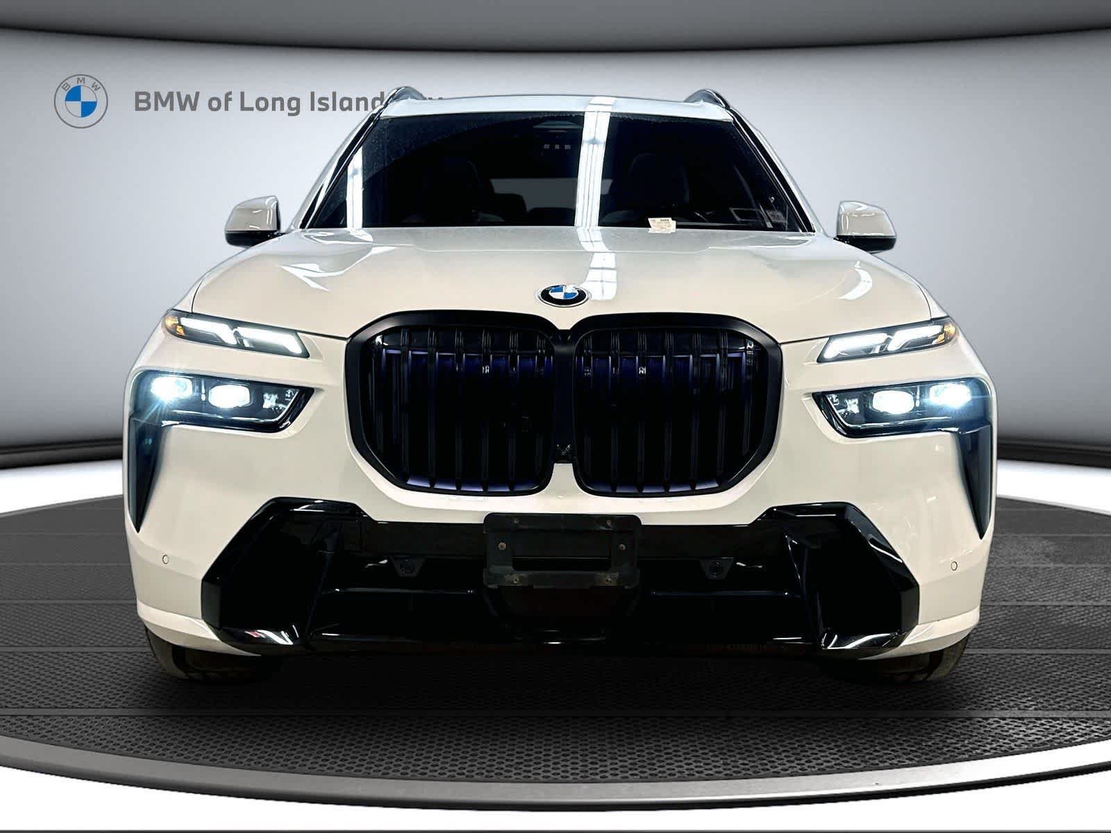 Used 2024 BMW X7 xDrive40i w/ M Sport Package AWD/4WD image 2