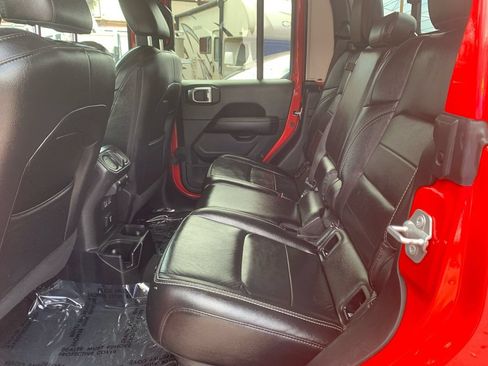 Used 2020 Jeep Gladiator Overland AWD/4WD image 19