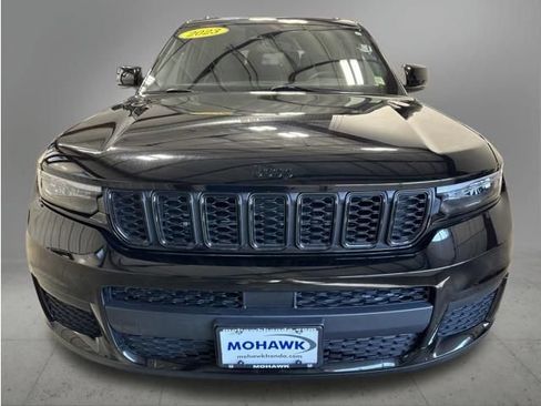 Used 2023 Jeep Grand Cherokee L Laredo AWD/4WD image 9