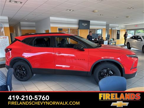 New 2025 Chevrolet Blazer LT w/ Convenience Package image 7