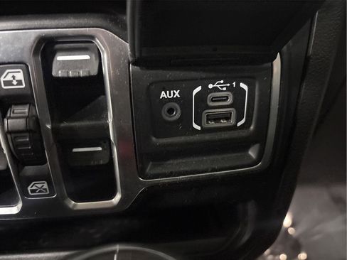 Used 2021 Jeep Wrangler Unlimited Sport AWD/4WD image 14