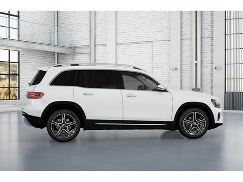 New 2026 Mercedes-Benz GLB 250 4MATIC image 17