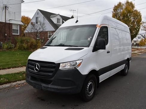 Used 2025 Mercedes-Benz Sprinter 2500 image 3