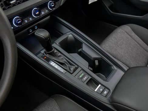 Used 2025 Honda Accord SE image 12