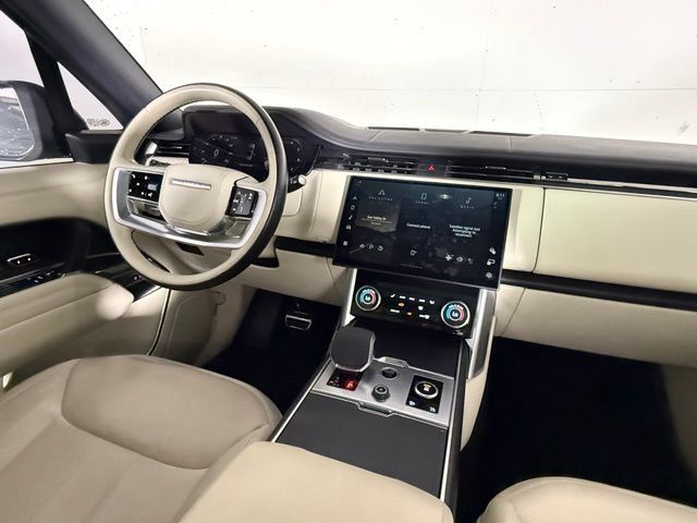 Used 2023 Land Rover Range Rover SE AWD/4WD image 17