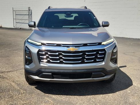 Used 2025 Chevrolet Equinox LT w/ Convenience Package II FWD image 3