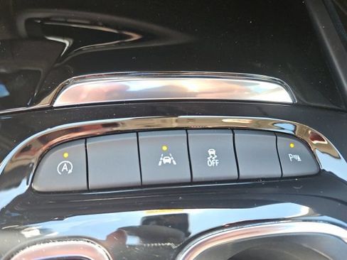 Used 2023 Buick Envision Essence FWD image 31