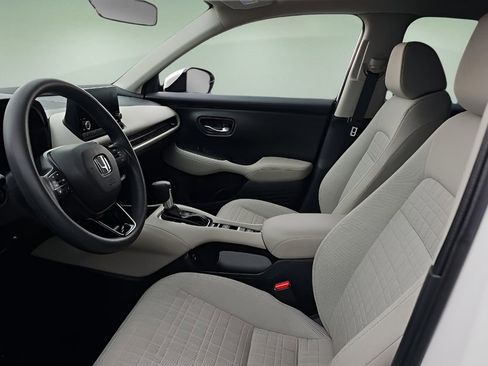 Used 2025 Honda HR-V LX image 5