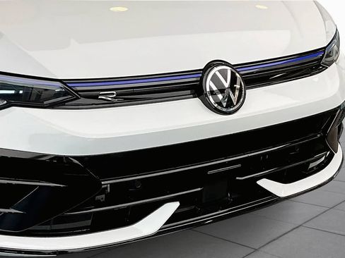 Used 2025 Volkswagen Golf w/ Euro Style Package AWD/4WD image 30