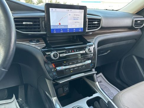 Used 2022 Ford Explorer Limited image 48