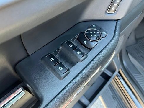 Used 2023 Ford Expedition XLT AWD/4WD image 25