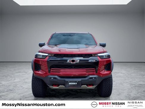 Used 2024 Chevrolet Colorado ZR2 w/ Technology Package AWD/4WD image 3
