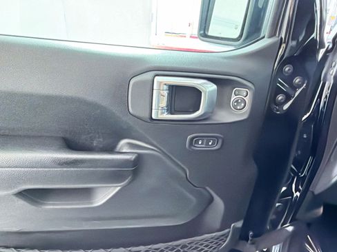 Used 2022 Jeep Wrangler Unlimited Sport AWD/4WD image 15
