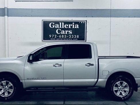 Used 2018 Nissan Titan SV w/ SV Convenience Package RWD image 1
