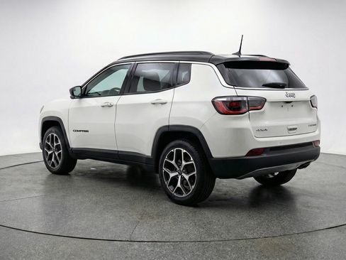Used 2025 Jeep Compass Limited image 6