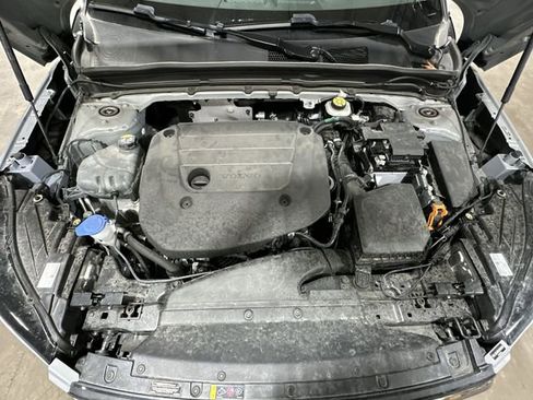 Used 2025 Volvo XC40 B5 Core w/ Protection Package Premier image 22