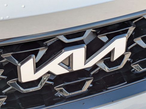 Certified 2023 Kia Sorento SX AWD/4WD image 13