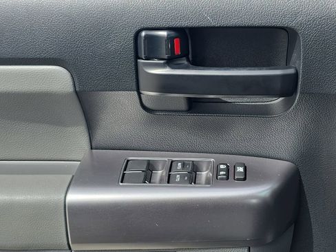 Used 2019 Toyota Sequoia SR5 w/ Premium Package RWD image 32