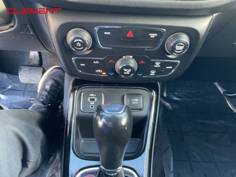 Used 2021 Jeep Compass Latitude image 10