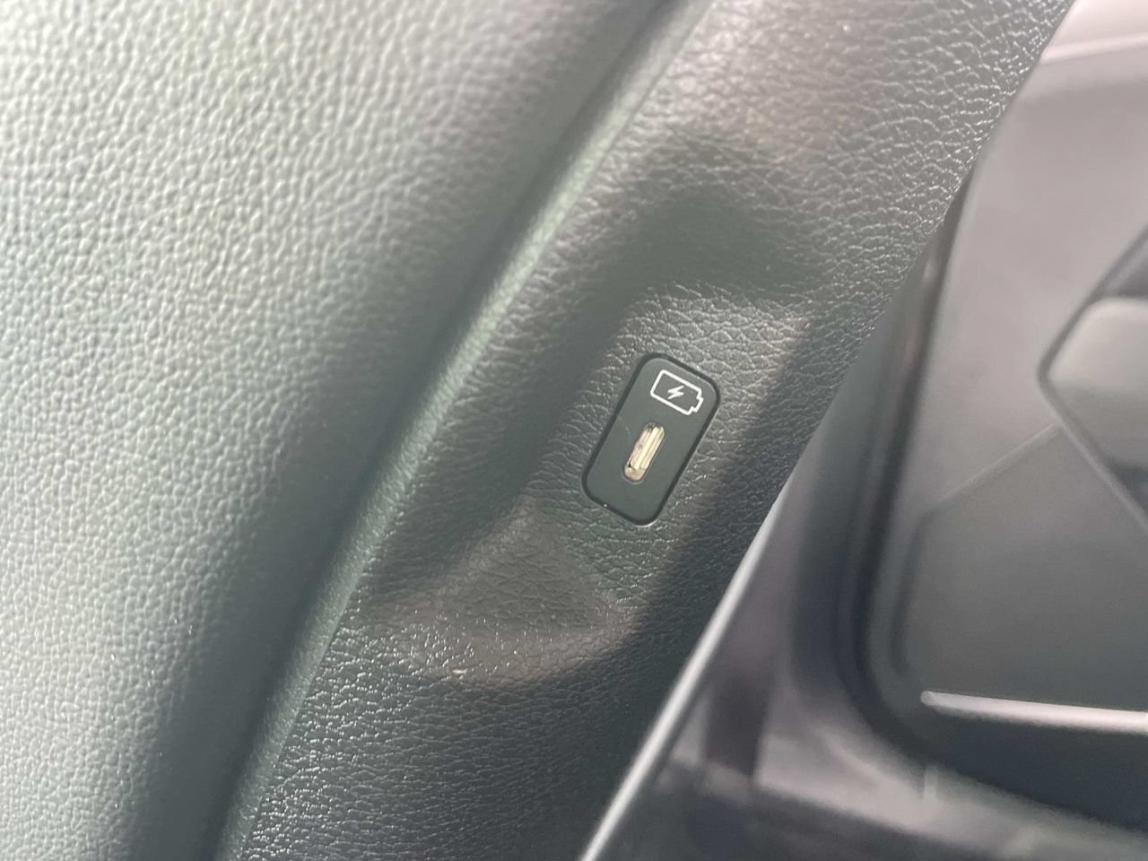 Used 2024 Kia Sportage SX FWD image 12
